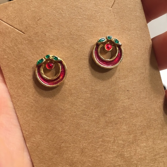 Holiday Christmas wreath earrings - Picture 3 of 5